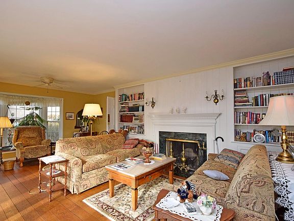 2nd image of 3009 Saddleback Dr
