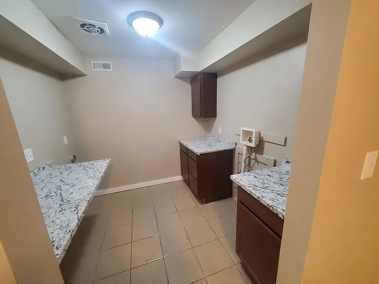 Abbott Acres Apartments — Photo 56