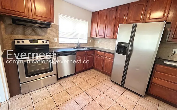 7216 Dartmouth Ave #B — Photo 3