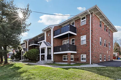 16 Francis Ave #8C Photo 1