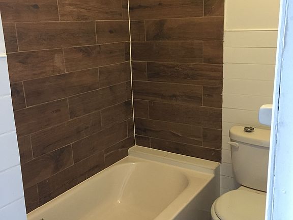 3rd image of 3467 Dekalb Ave APT 1C