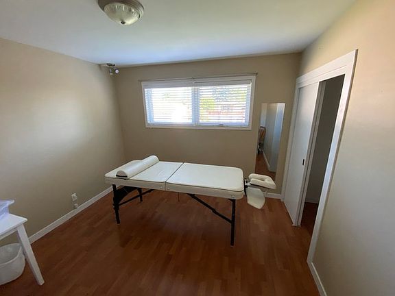 5th image of 2513 15th Ave S
