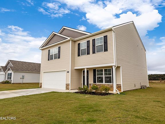 2nd image of 168 Crescent Cir
