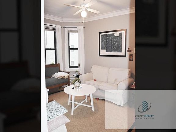 5th image of 3839-45 N Greenview Ave #3845-1N