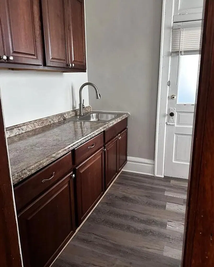 2 bed, 1400 sqft, $1,400 — Photo 2
