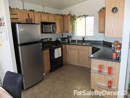 5th image of 4584 Redwood St