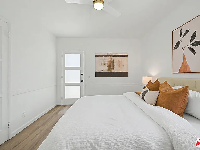5119 Enfield Ave — Photo 24