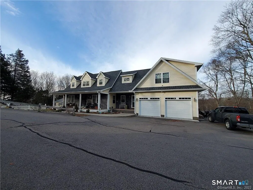 1 bed, 1.0 bath, 2845 sqft, $2,000 — Photo 2