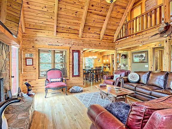 3rd image of 2784 River Falls Dr