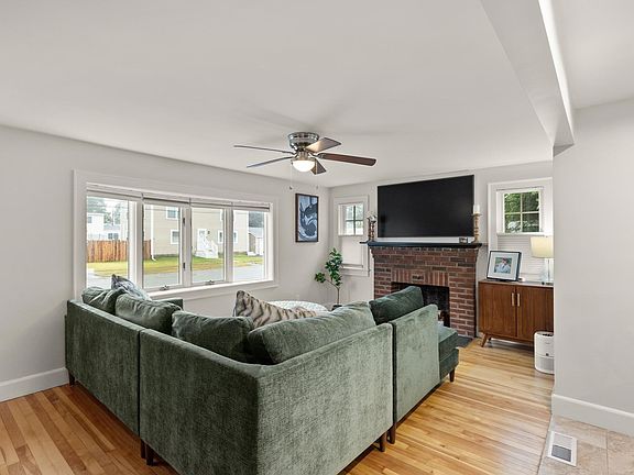4th image of 13 Rainbow Cir