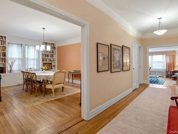 5th image of 25 Parkview Avenue #1H