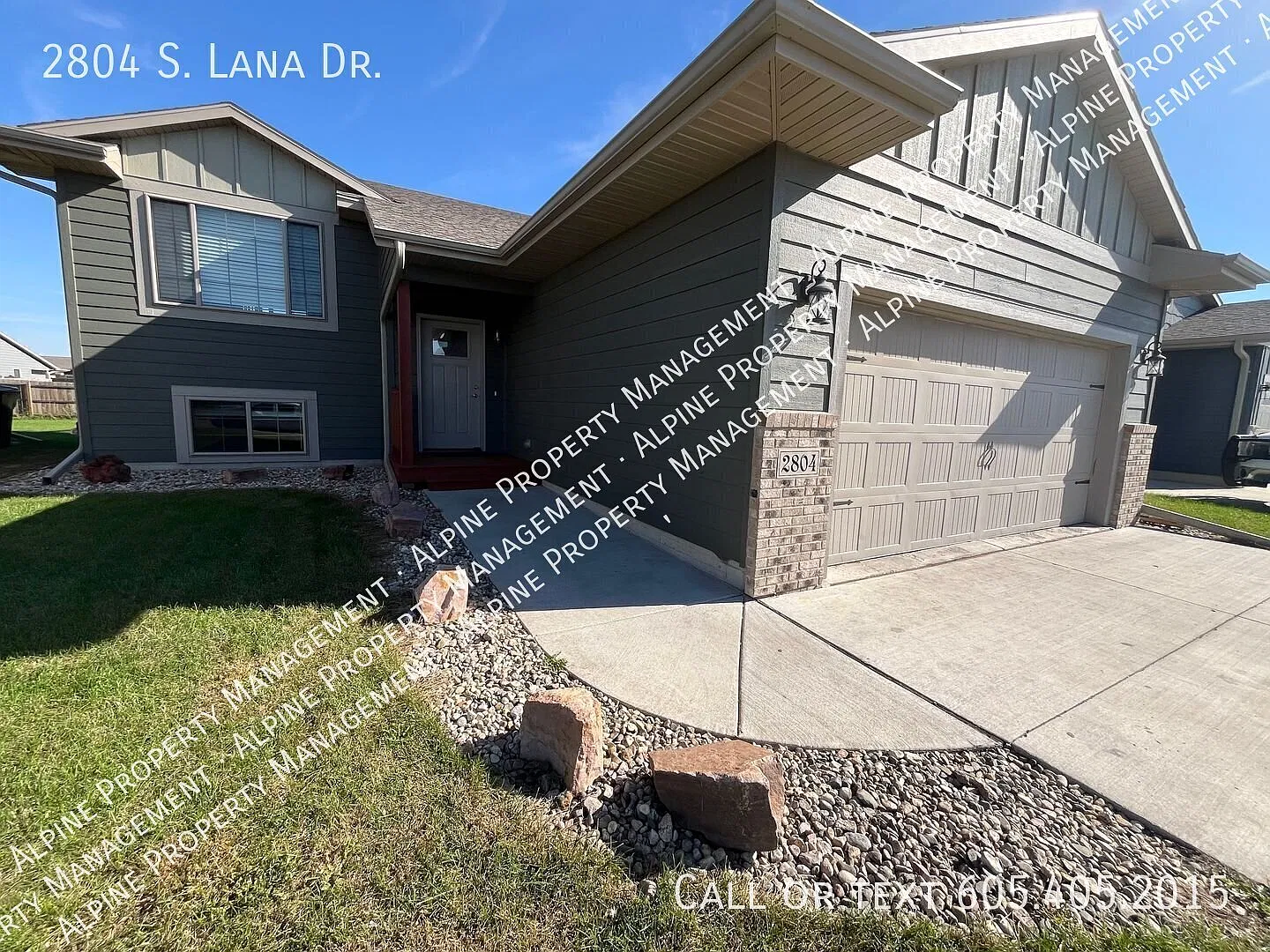4 Bed/2 Bath Single Family Home! — Photo 2
