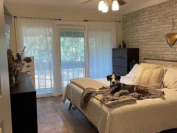 4th image of 211 Crown Oaks Way