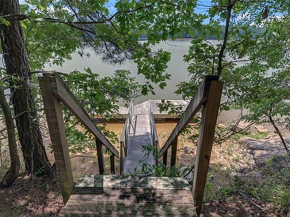 4th image of 4521 Shoreline Dr