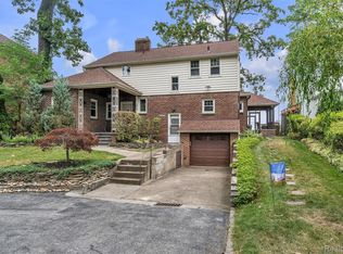 4796 Lakeshore Rd, Fort Gratiot, MI 48059