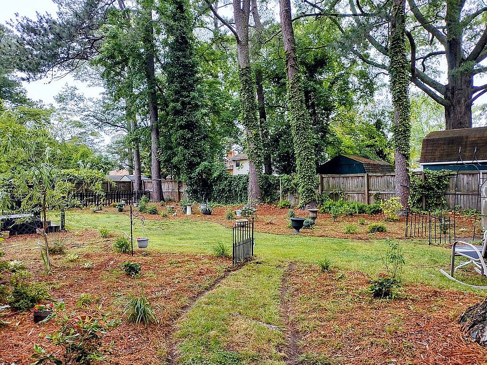 2nd image of 4716 Haywood Dr