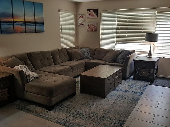 3rd image of 1658 Carriage Cir