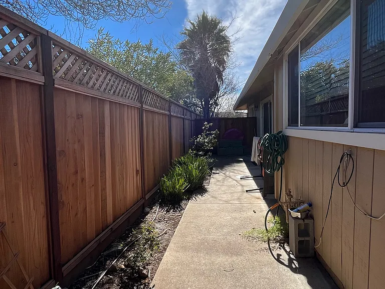 Guadalupe Ct — Photo 12
