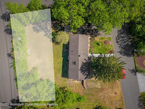 4th image of 19 Breton Harbor Dr