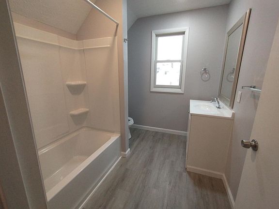 5th image of 1325 W 87th St #2