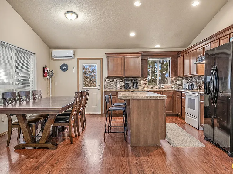 8725 SE 91st Ave #B — Photo 3