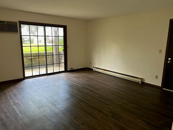 2nd image of 907 Brookfield Dr #12