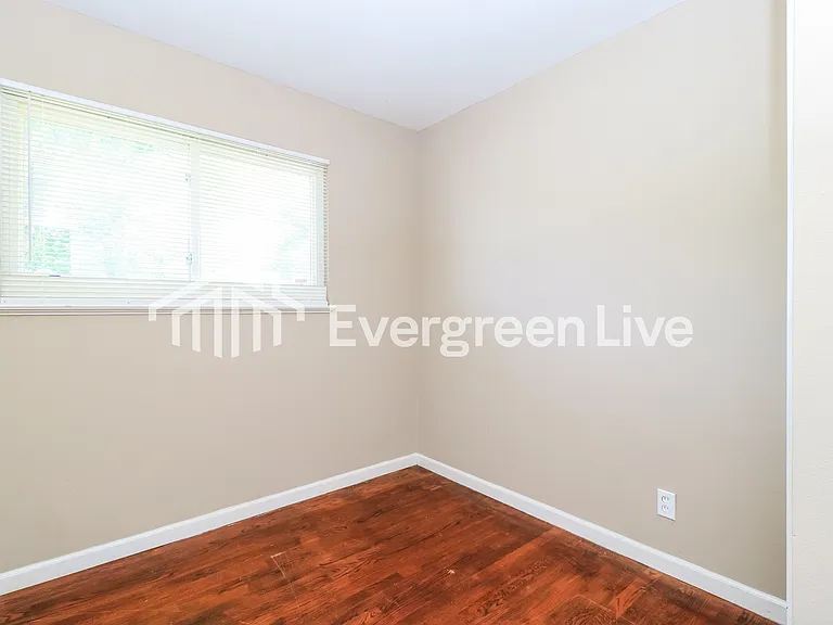 8366 Gladys Dr — Photo 9