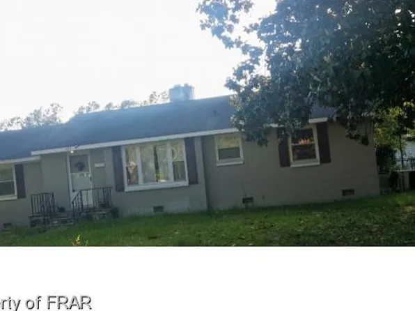 403 N Dickson St, Raeford, NC 28376