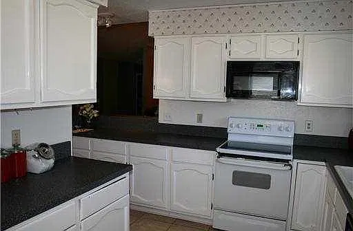 3 bed, 2.0 bath, 1471 sqft, $1,900 — Photo 2