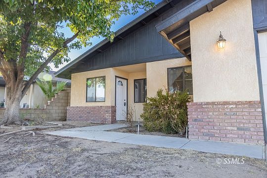 4th image of 820 Walker Ln