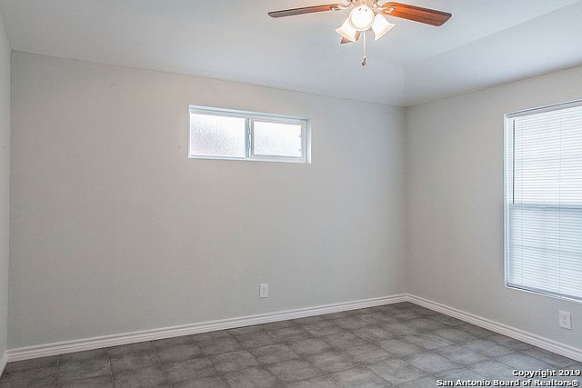 1st image of 554 Thorain Blvd