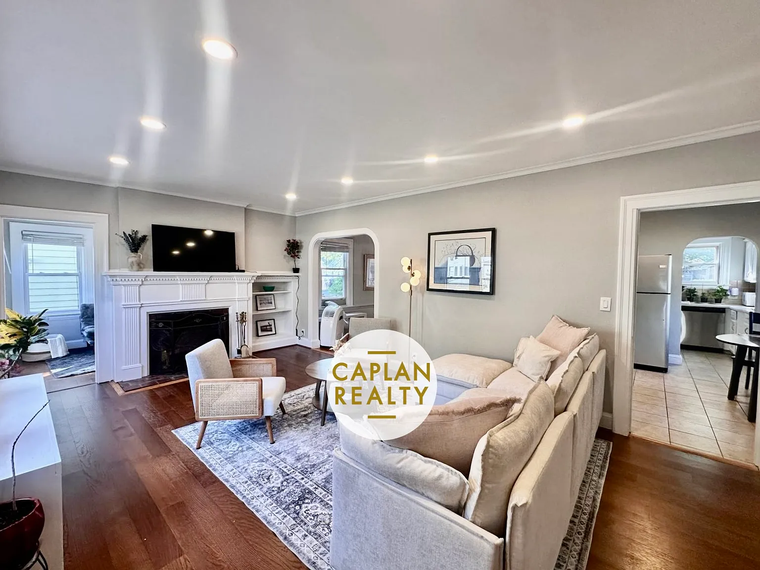 4 bed, 1.5 bath, 1678 sqft, $4,500 — Photo 1