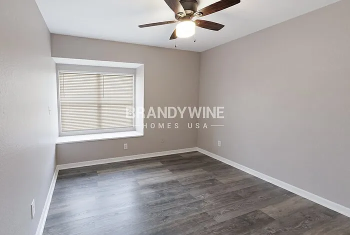 2406 S Lake Ave — Photo 14