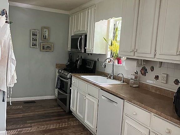 5th image of 3010 Waterford Dr