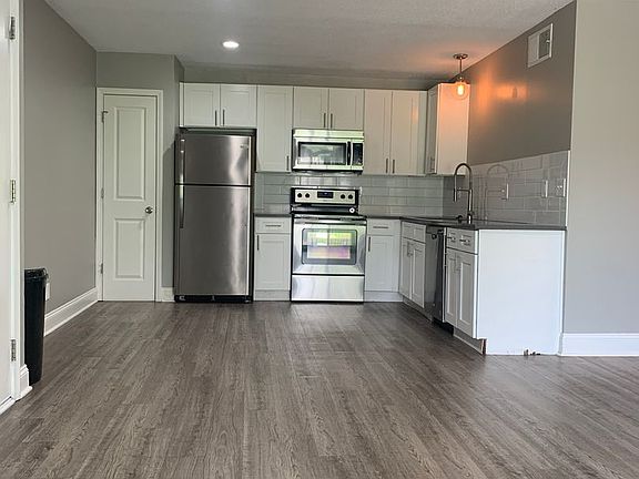 3rd image of 3934 Booth St Unit 5