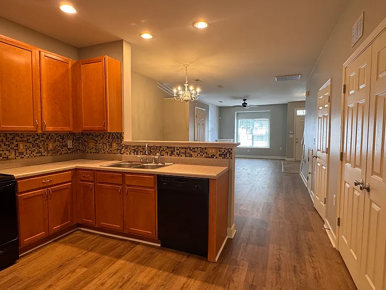 125 Humberside Dr — Photo 7