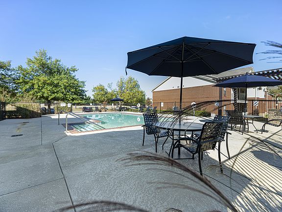 4th image of 5707 SE 48th St #5-532