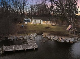 7380 N Shore Dr, Hartford, WI 53027