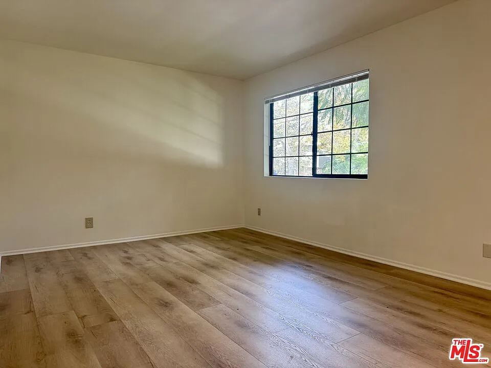 2 bed, 2.0 bath, 1000 sqft, $3,375 — Photo 4