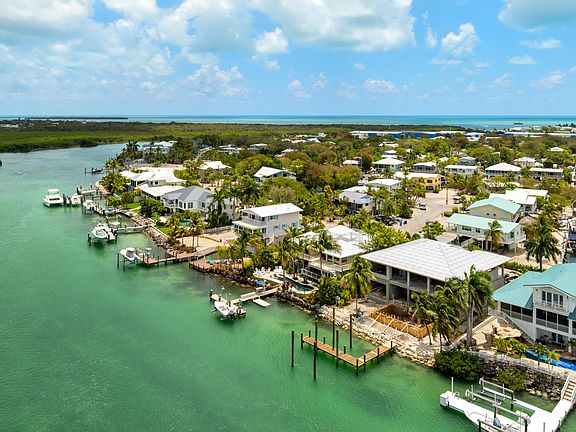 3rd image of 171 Kahiki Dr