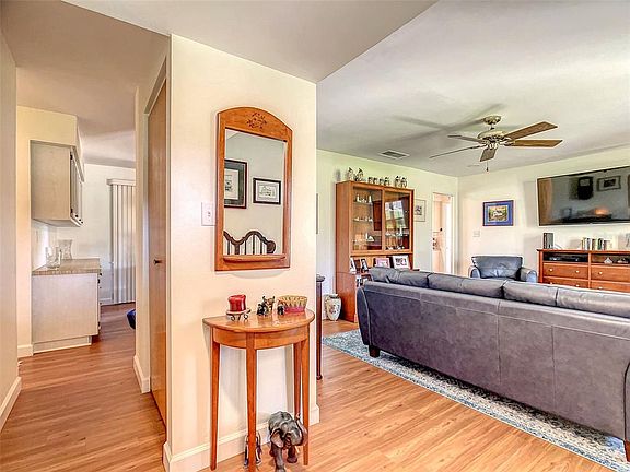 5th image of 3419 Trout Ave