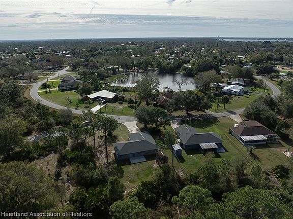 5th image of 1736 Circle Dr
