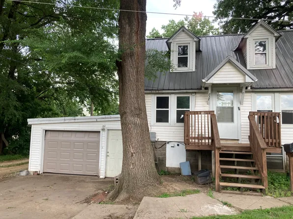 232 18th Pl, Clinton, IA 52732
