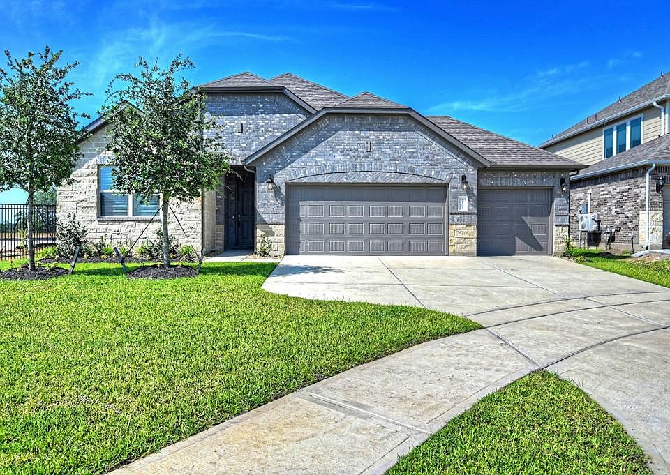 1st image of 31603 Zoe Point Dr
