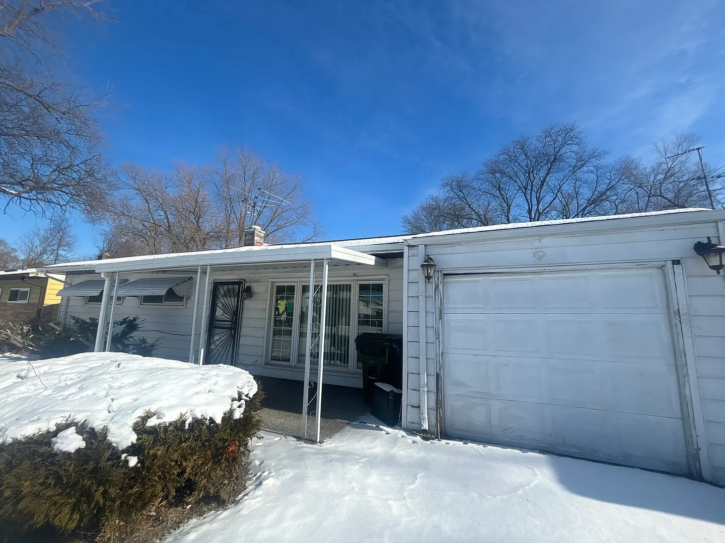 16431 Spaulding Ave photo 1