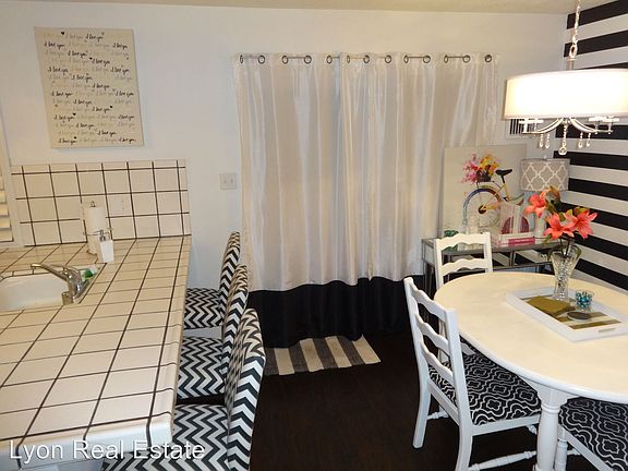 4th image of 2294 Sierra Blvd APT C
