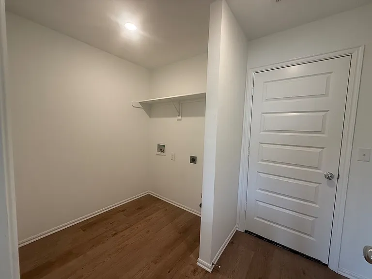 16213 Maroon Dr — Photo 35