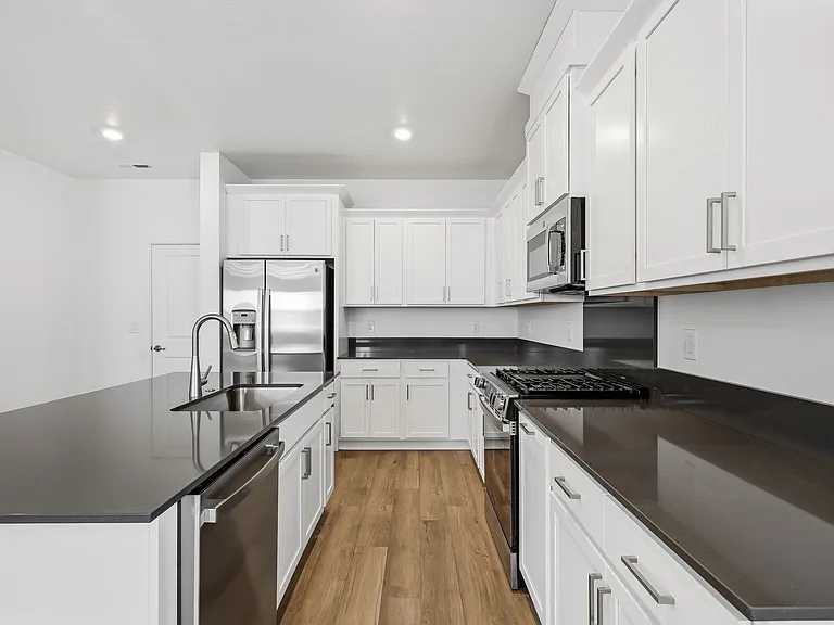 4177 W Perspective St — Photo 2