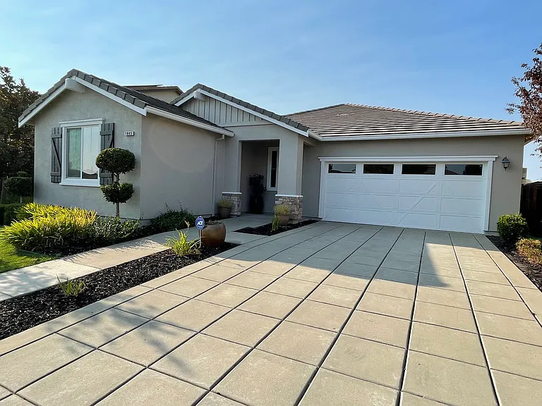 1805 Stageline Cir — Photo 2