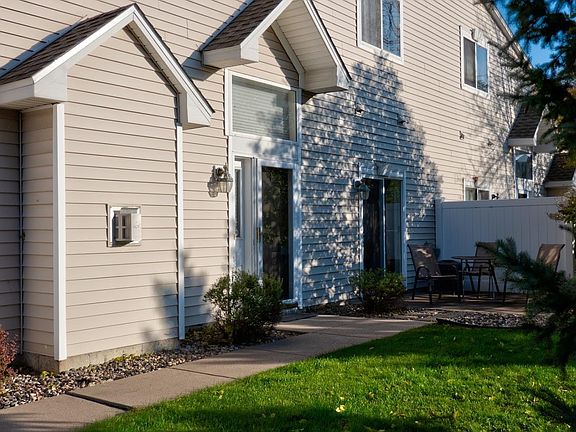 2nd image of 670 Kingfisher Ln APT A